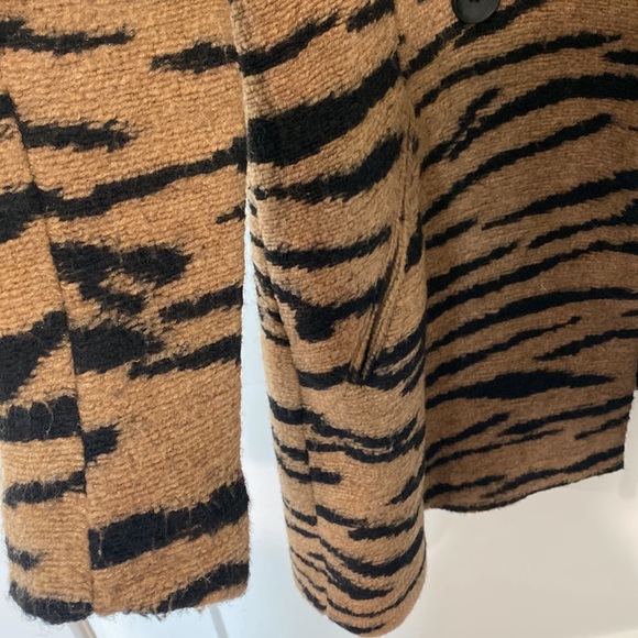 Stradivarius Brown Zebra Print Coat - Picture 14 of 15